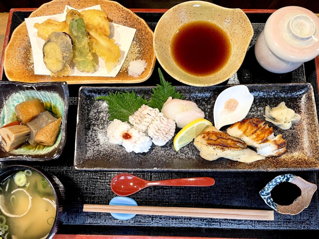 穴子寿司が５種類！色々な味、食感をお楽しみ下さい